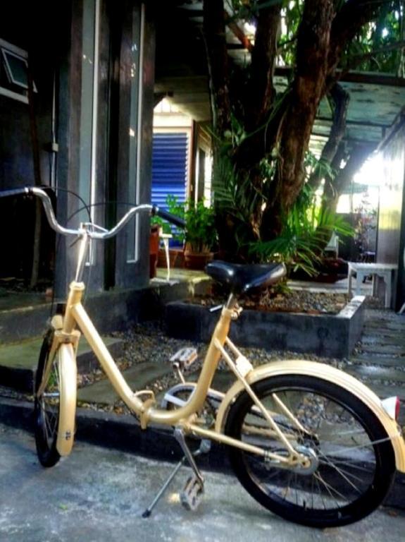 The Old Car Guesthouse Čiang Mai Exteriér fotografie